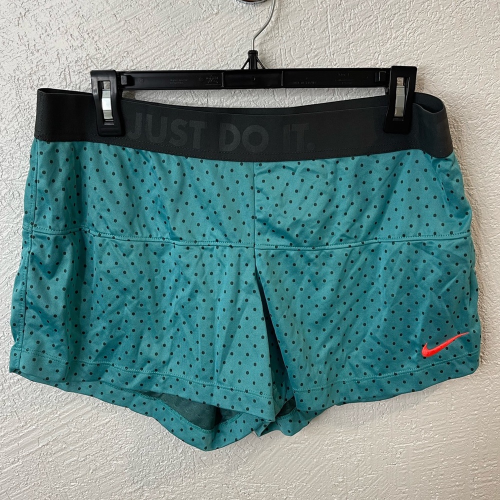 Women’s Nike Athletic Shorts, sz Large